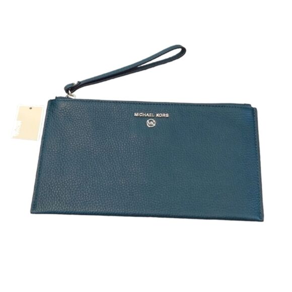 NWT Michael Kors Jet Set Charm Wristlet - Picture 2 of 9